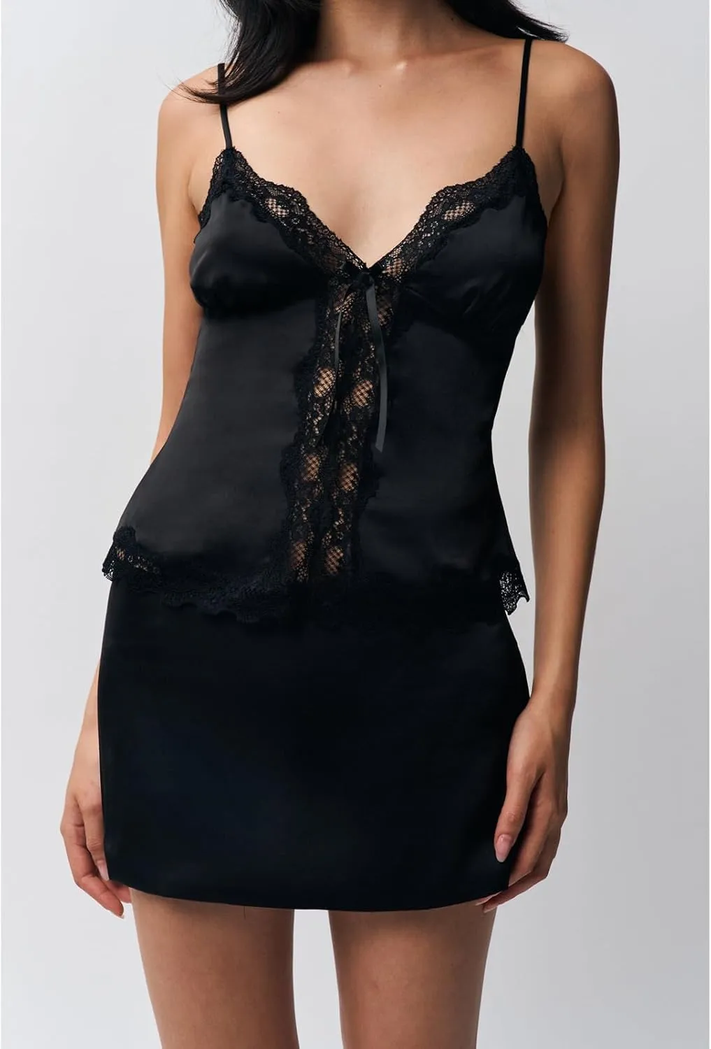 Women Lace Trim Satin Camisoles Y2K Sleeveless V Neck Crop Top Sexy Spaghetti Strap Fairy Cami Shirt Going Out Tank