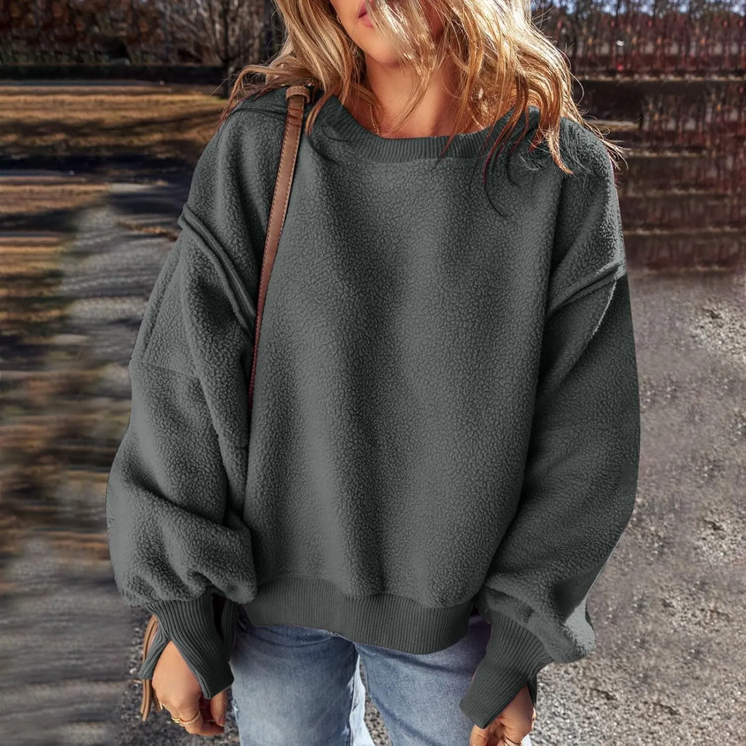 Women's Oversized Crewneck Sweatshirts Trendy Long Sleeve Fleece Pullover Fall Fashion Tops Comfort Winter Clothes